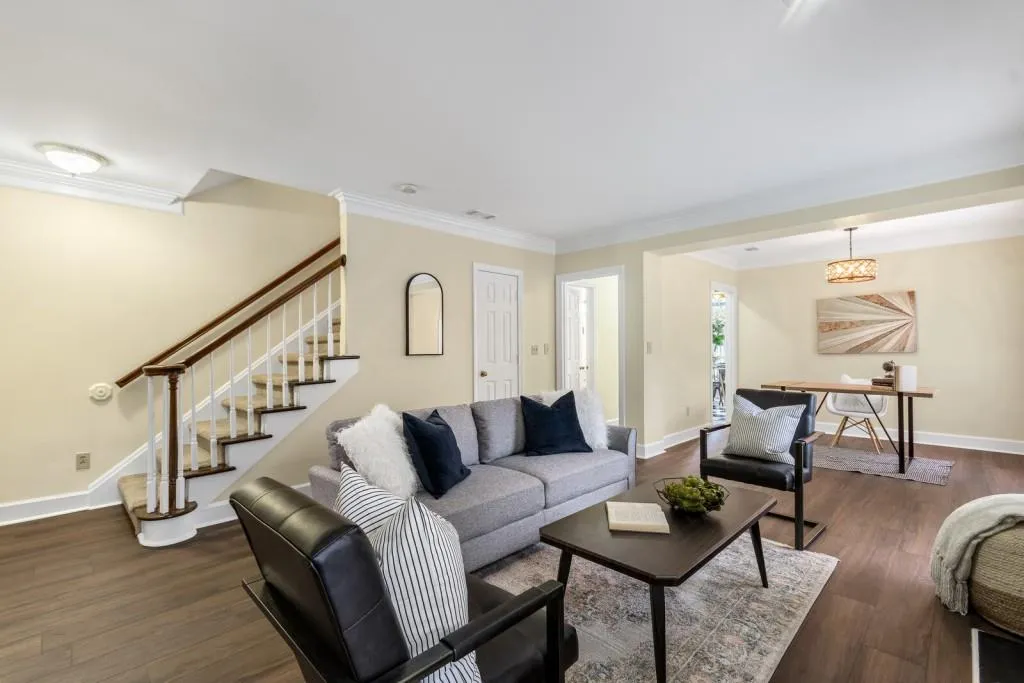 3 Mount Vernon Circle, Sandy Springs, Georgia 30338, 2 Bedrooms Bedrooms, ,2 BathroomsBathrooms,Residential,Sold,3 Mount Vernon Circle,6832579