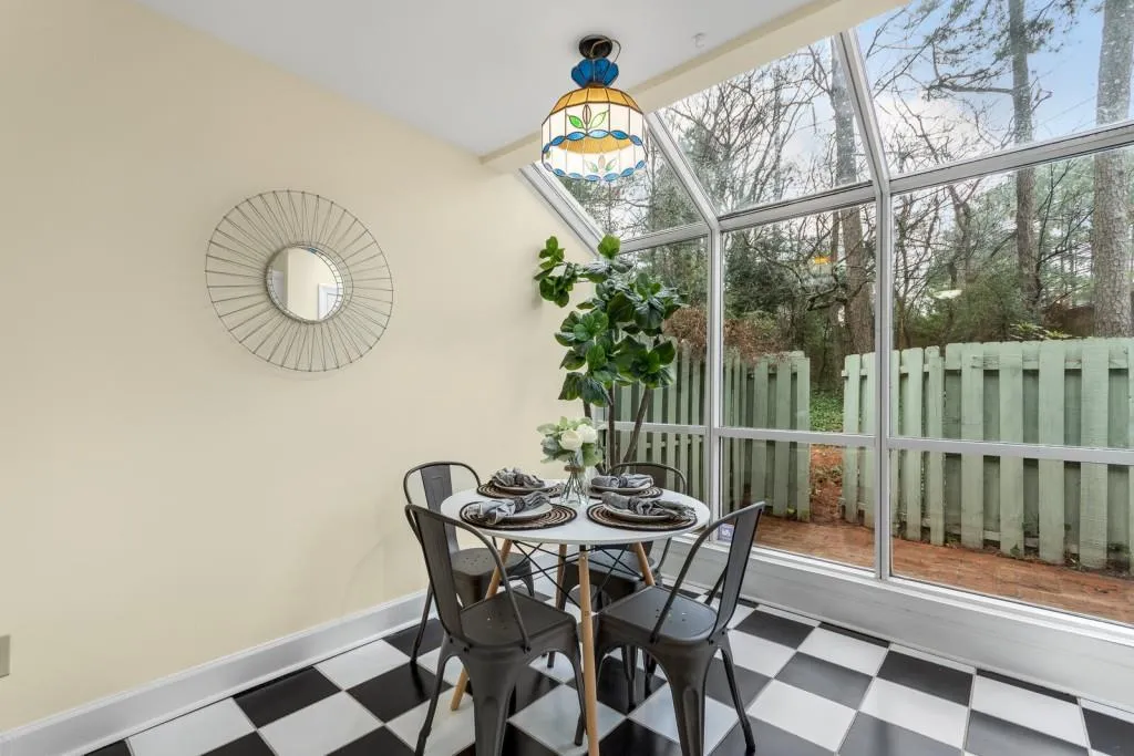 3 Mount Vernon Circle, Sandy Springs, Georgia 30338, 2 Bedrooms Bedrooms, ,2 BathroomsBathrooms,Residential,Sold,3 Mount Vernon Circle,6832579