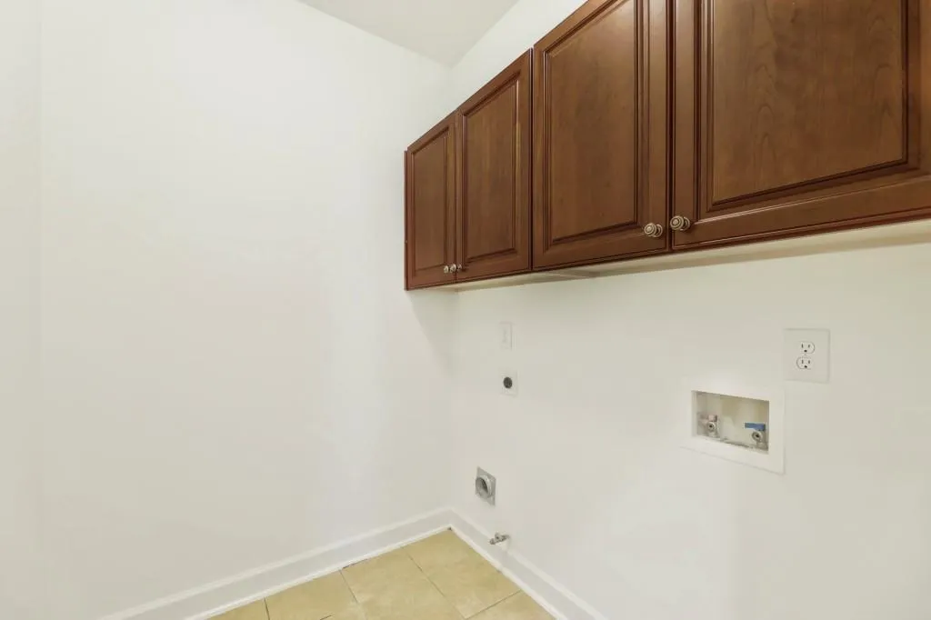 465 Trowgate Lane, Sandy Springs, Georgia 30350, 6 Bedrooms Bedrooms, ,6 BathroomsBathrooms,Residential,Sold,465 Trowgate Lane,6953167