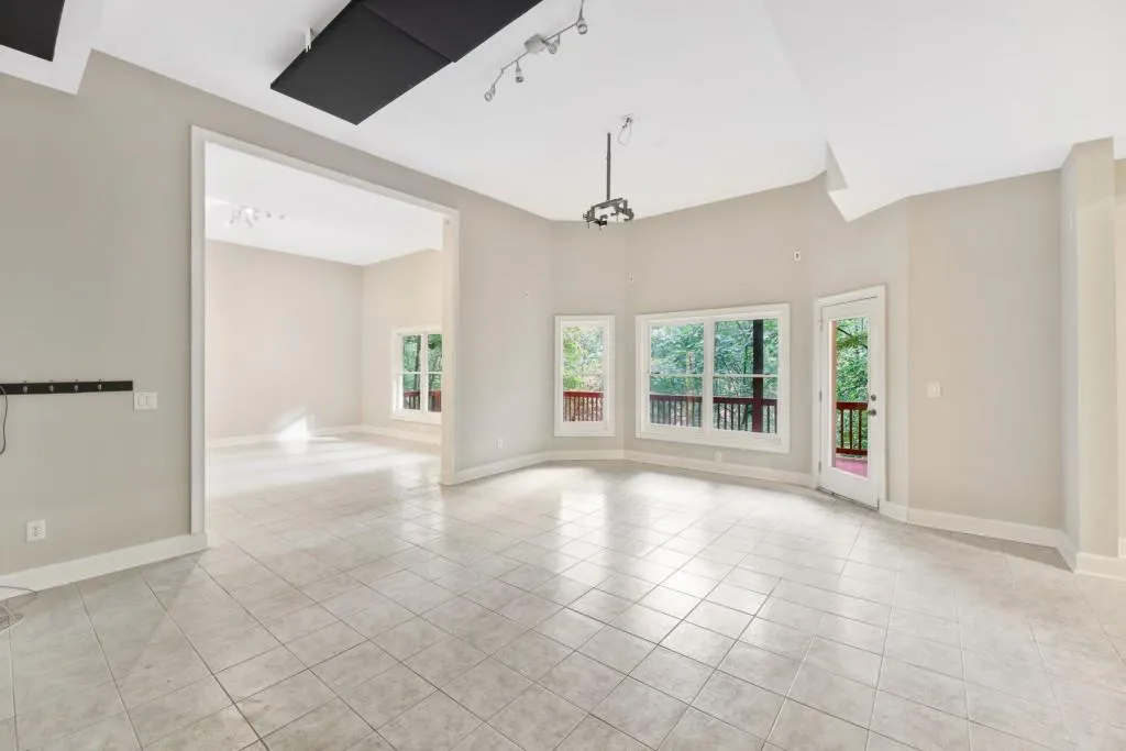 465 Trowgate Lane, Sandy Springs, Georgia 30350, 6 Bedrooms Bedrooms, ,6 BathroomsBathrooms,Residential,Sold,465 Trowgate Lane,6953167