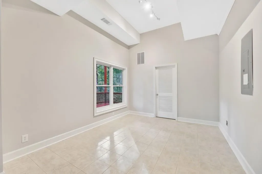 465 Trowgate Lane, Sandy Springs, Georgia 30350, 6 Bedrooms Bedrooms, ,6 BathroomsBathrooms,Residential,Sold,465 Trowgate Lane,6953167