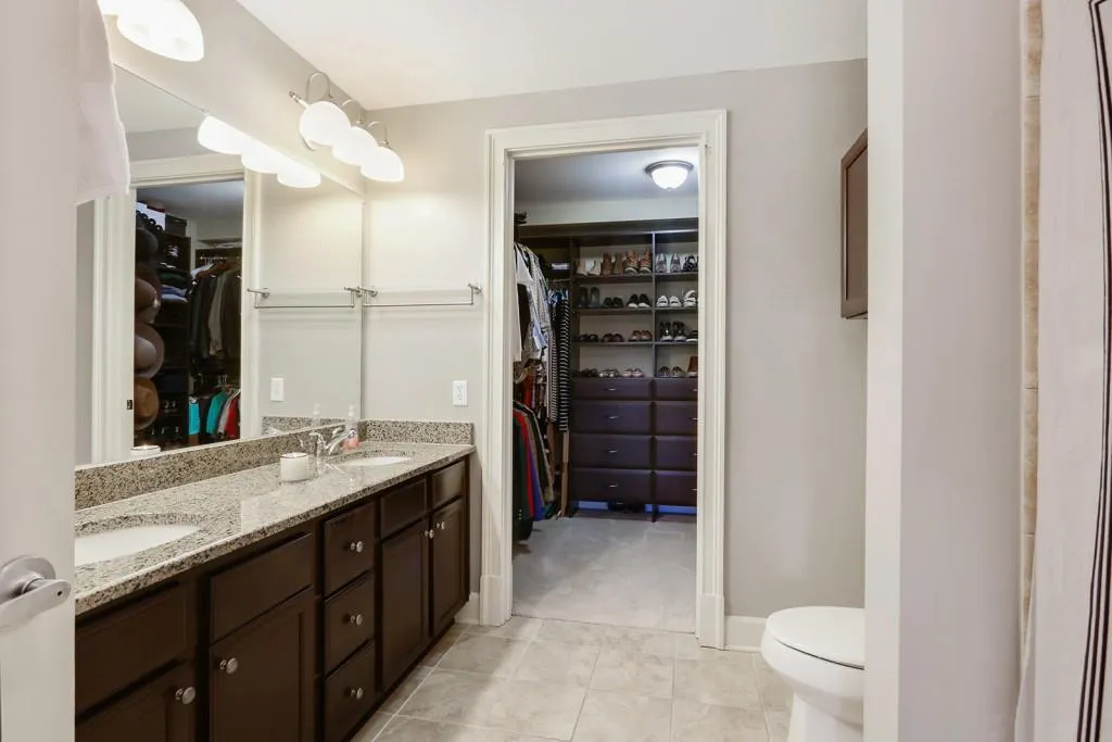 200 River Vista Drive Unit 236, Atlanta, Georgia 30339, 2 Bedrooms Bedrooms, ,2 BathroomsBathrooms,Residential,Sold,200 River Vista Drive Unit 236,6038777