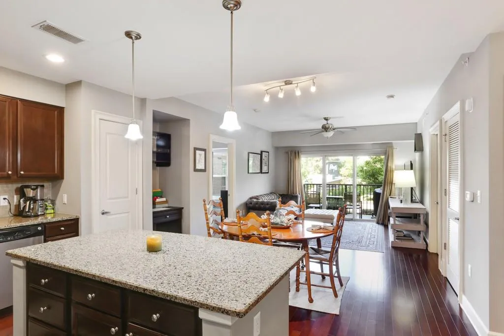 200 River Vista Drive Unit 236, Atlanta, Georgia 30339, 2 Bedrooms Bedrooms, ,2 BathroomsBathrooms,Residential,Sold,200 River Vista Drive Unit 236,6038777