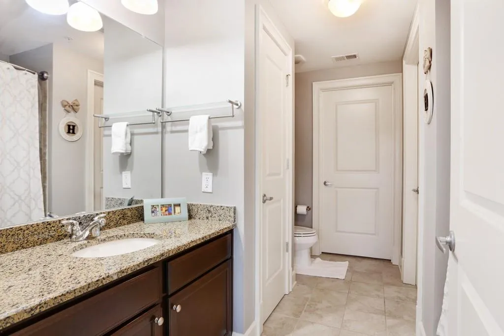 200 River Vista Drive Unit 236, Atlanta, Georgia 30339, 2 Bedrooms Bedrooms, ,2 BathroomsBathrooms,Residential,Sold,200 River Vista Drive Unit 236,6038777