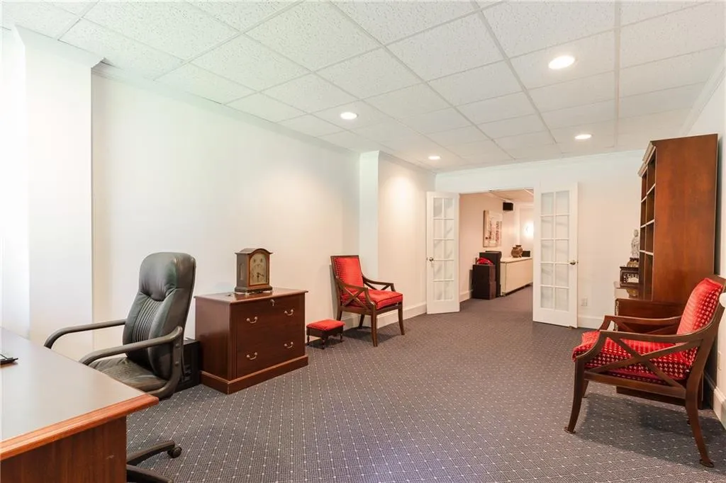 5305 Old Hundred Lane, Sandy Springs, Georgia 30327, 6 Bedrooms Bedrooms, ,4 BathroomsBathrooms,Residential,Sold,5305 Old Hundred Lane,6054186