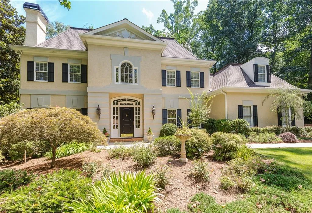 5305 Old Hundred Lane, Sandy Springs, Georgia 30327, 6 Bedrooms Bedrooms, ,4 BathroomsBathrooms,Residential,Sold,5305 Old Hundred Lane,6054186