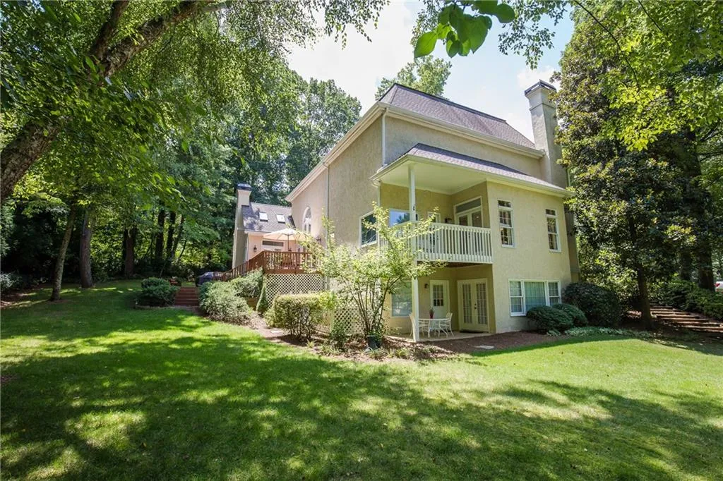 5305 Old Hundred Lane, Sandy Springs, Georgia 30327, 6 Bedrooms Bedrooms, ,4 BathroomsBathrooms,Residential,Sold,5305 Old Hundred Lane,6054186