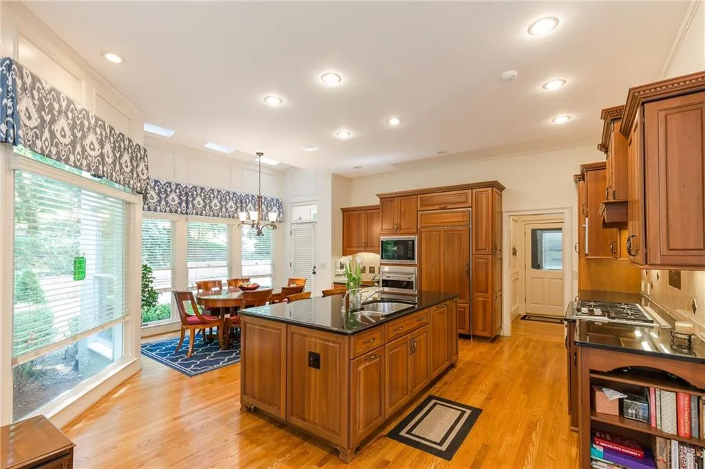 5305 Old Hundred Lane, Sandy Springs, Georgia 30327, 6 Bedrooms Bedrooms, ,4 BathroomsBathrooms,Residential,Sold,5305 Old Hundred Lane,6054186