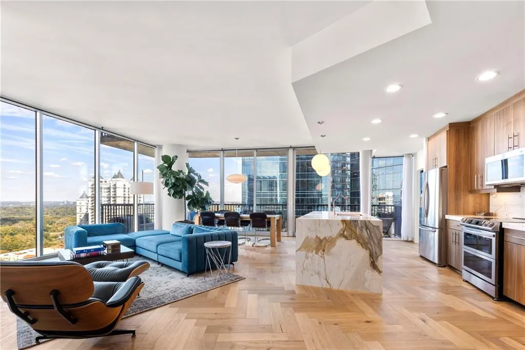 1080 Peachtree Street Ne Unit 2503, Atlanta, Georgia 30309, 2 Bedrooms Bedrooms, ,2 BathroomsBathrooms,Residential,For Sale,1080 Peachtree Street Ne Unit 2503,7669391
