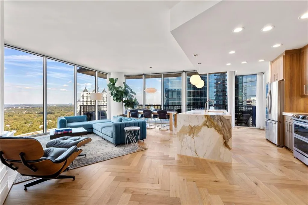 1080 Peachtree Street Ne Unit 2503, Atlanta, Georgia 30309, 2 Bedrooms Bedrooms, ,2 BathroomsBathrooms,Residential,For Sale,1080 Peachtree Street Ne Unit 2503,7669391