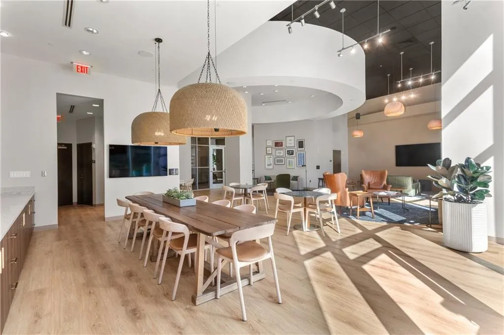 1080 Peachtree Street Ne Unit 2503, Atlanta, Georgia 30309, 2 Bedrooms Bedrooms, ,2 BathroomsBathrooms,Residential,For Sale,1080 Peachtree Street Ne Unit 2503,7669391