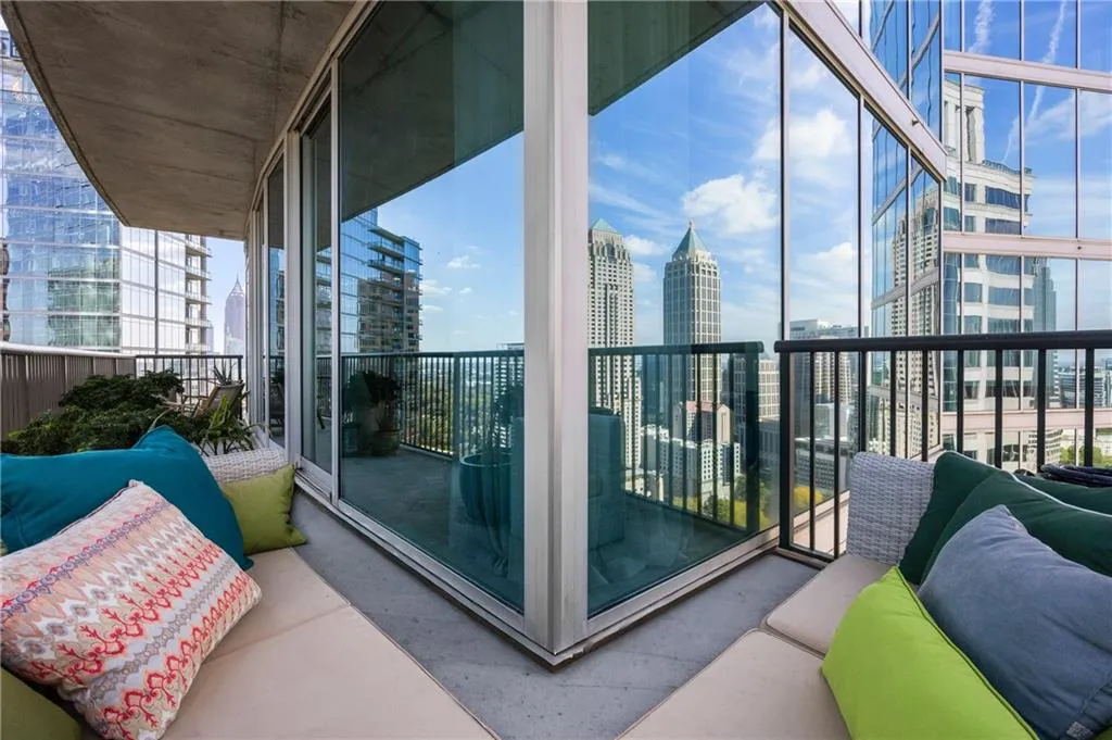 1080 Peachtree Street Ne Unit 2503, Atlanta, Georgia 30309, 2 Bedrooms Bedrooms, ,2 BathroomsBathrooms,Residential,For Sale,1080 Peachtree Street Ne Unit 2503,7669391