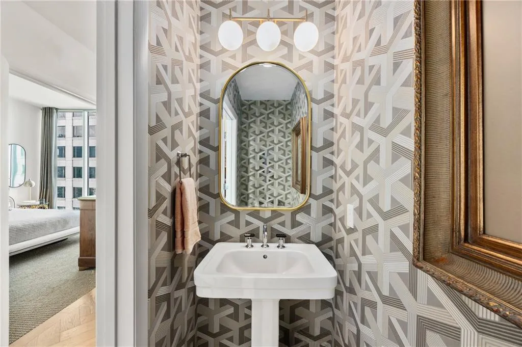 1080 Peachtree Street Ne Unit 2503, Atlanta, Georgia 30309, 2 Bedrooms Bedrooms, ,2 BathroomsBathrooms,Residential,For Sale,1080 Peachtree Street Ne Unit 2503,7669391