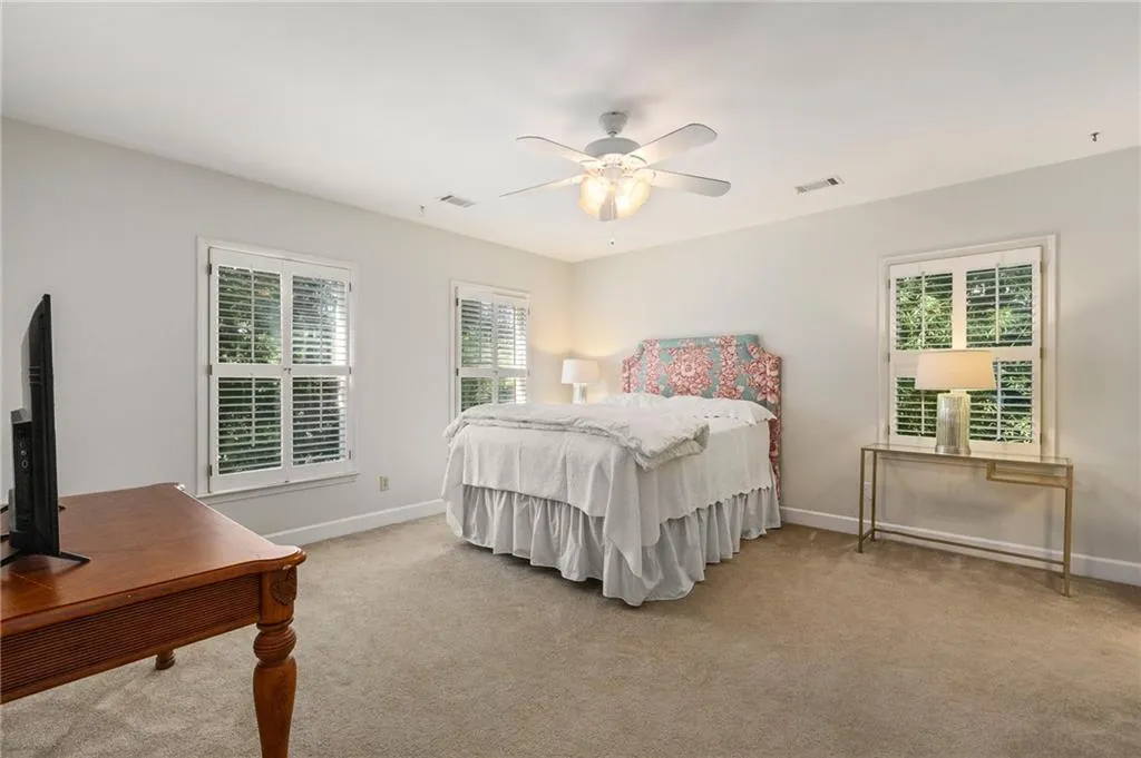 8425 Valemont Drive, Atlanta, Georgia 30350, 5 Bedrooms Bedrooms, ,4 BathroomsBathrooms,Residential,Sold,8425 Valemont Drive,6599829