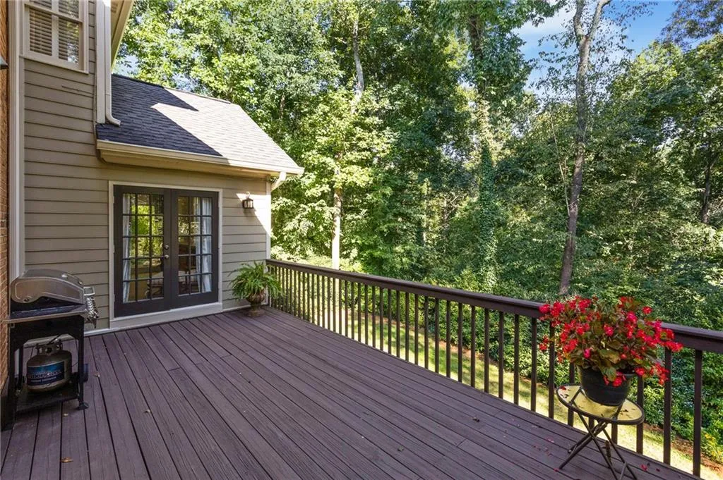 8425 Valemont Drive, Atlanta, Georgia 30350, 5 Bedrooms Bedrooms, ,4 BathroomsBathrooms,Residential,Sold,8425 Valemont Drive,6599829