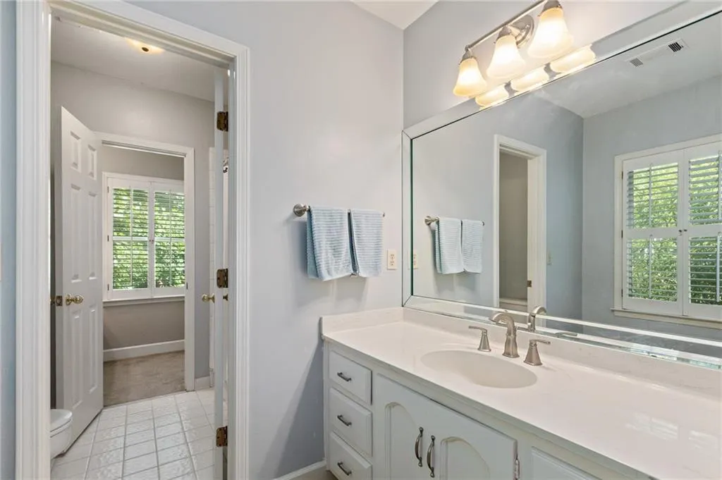8425 Valemont Drive, Atlanta, Georgia 30350, 5 Bedrooms Bedrooms, ,4 BathroomsBathrooms,Residential,Sold,8425 Valemont Drive,6599829