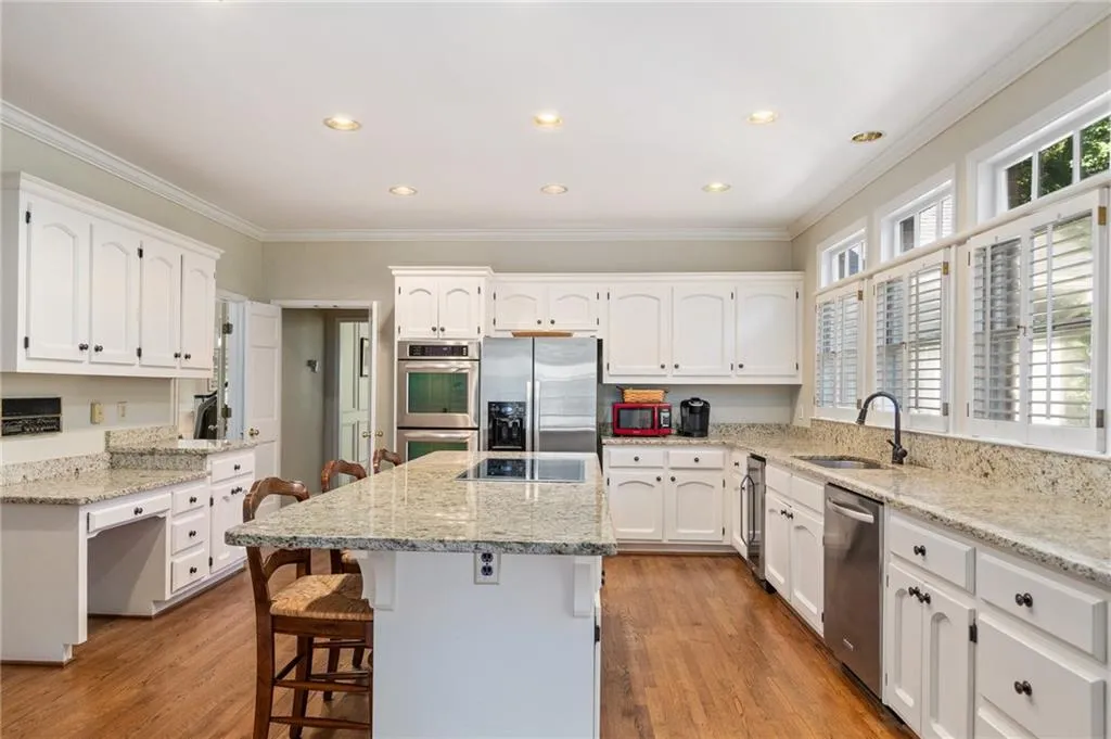 8425 Valemont Drive, Atlanta, Georgia 30350, 5 Bedrooms Bedrooms, ,4 BathroomsBathrooms,Residential,Sold,8425 Valemont Drive,6599829