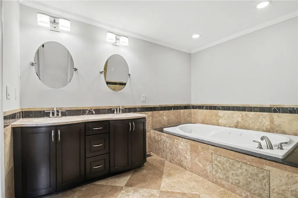 205 Marsh Glen Point, Atlanta, Georgia 30328, 5 Bedrooms Bedrooms, ,3 BathroomsBathrooms,Residential,For Sale,205 Marsh Glen Point,7751100