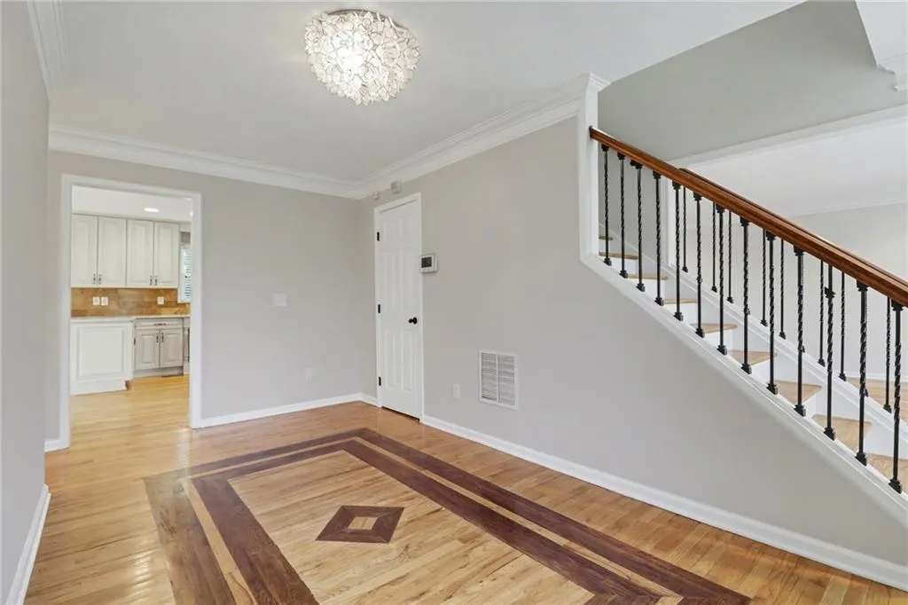 205 Marsh Glen Point, Atlanta, Georgia 30328, 5 Bedrooms Bedrooms, ,3 BathroomsBathrooms,Residential,For Sale,205 Marsh Glen Point,7751100