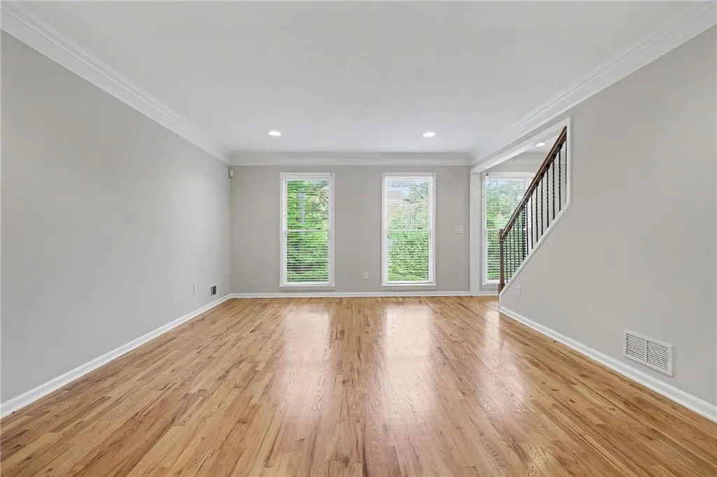 205 Marsh Glen Point, Atlanta, Georgia 30328, 5 Bedrooms Bedrooms, ,3 BathroomsBathrooms,Residential,For Sale,205 Marsh Glen Point,7751100