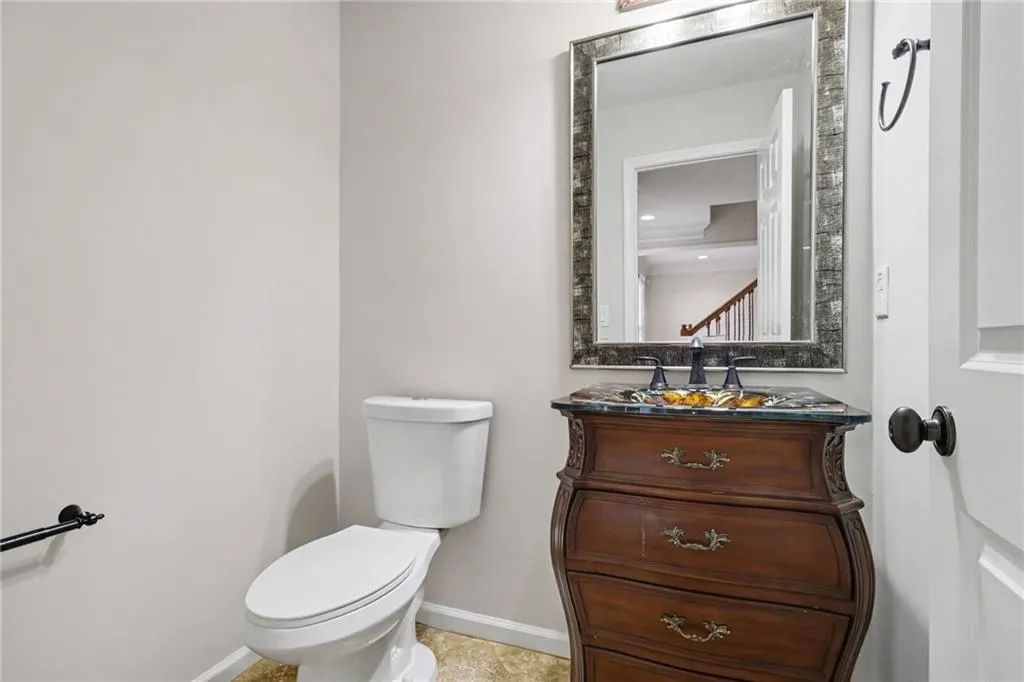 205 Marsh Glen Point, Atlanta, Georgia 30328, 5 Bedrooms Bedrooms, ,3 BathroomsBathrooms,Residential,For Sale,205 Marsh Glen Point,7751100