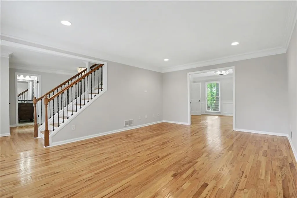 205 Marsh Glen Point, Atlanta, Georgia 30328, 5 Bedrooms Bedrooms, ,3 BathroomsBathrooms,Residential,For Sale,205 Marsh Glen Point,7751100