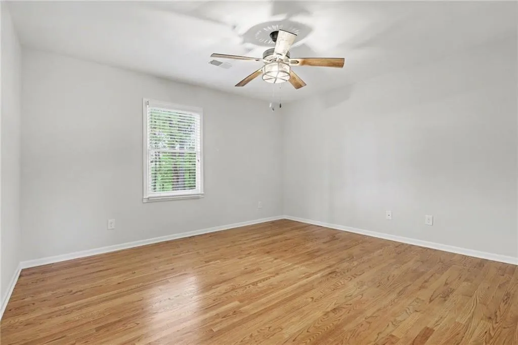 205 Marsh Glen Point, Atlanta, Georgia 30328, 5 Bedrooms Bedrooms, ,3 BathroomsBathrooms,Residential,For Sale,205 Marsh Glen Point,7751100