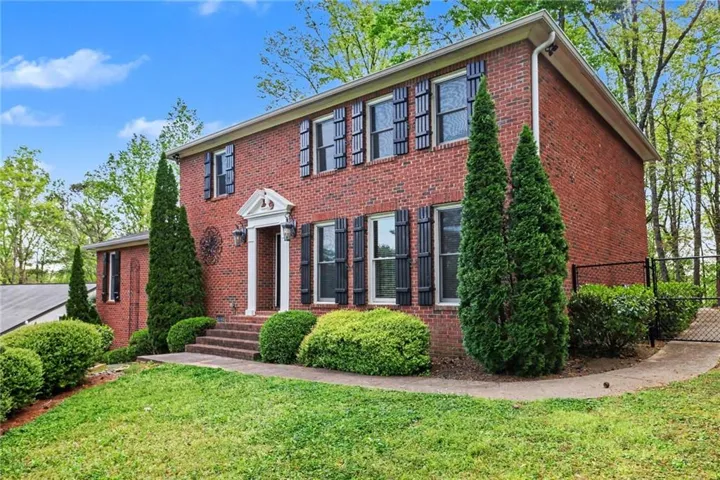 205 Marsh Glen Point, Atlanta, Georgia 30328