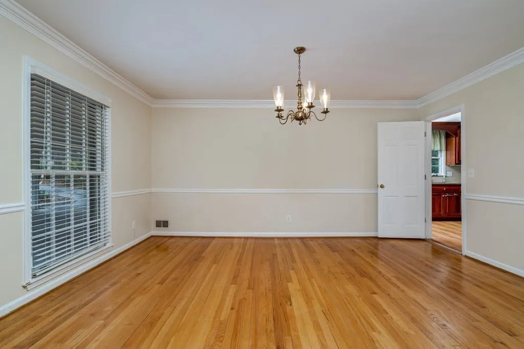 585 Spalding Drive, Atlanta, Georgia 30328, 4 Bedrooms Bedrooms, ,3 BathroomsBathrooms,Residential,Sold,585 Spalding Drive,6966491