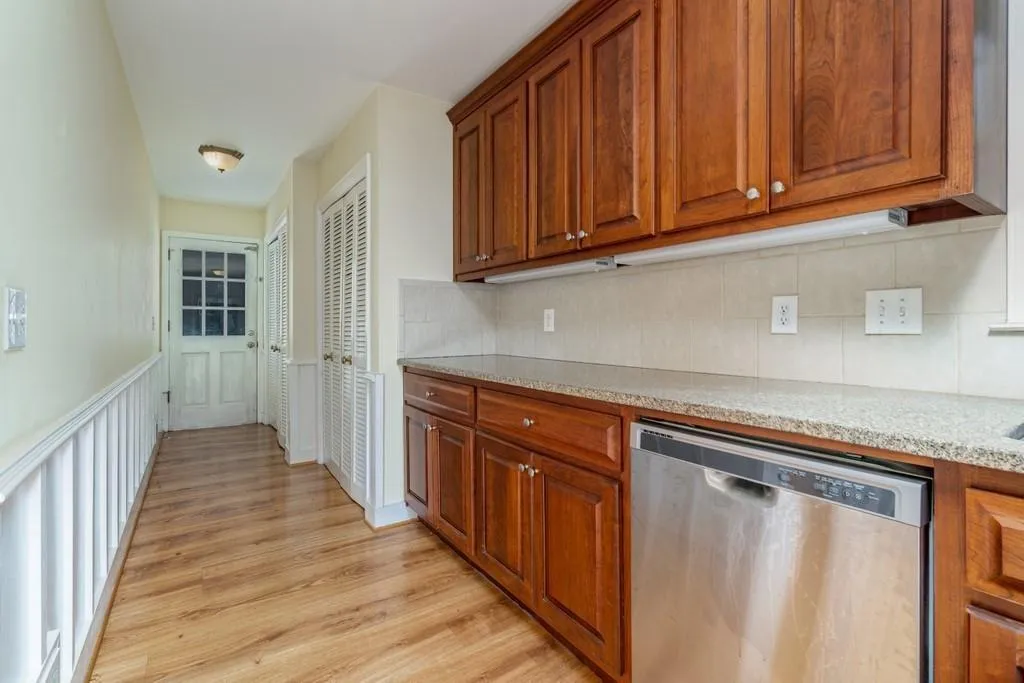 585 Spalding Drive, Atlanta, Georgia 30328, 4 Bedrooms Bedrooms, ,3 BathroomsBathrooms,Residential,Sold,585 Spalding Drive,6966491