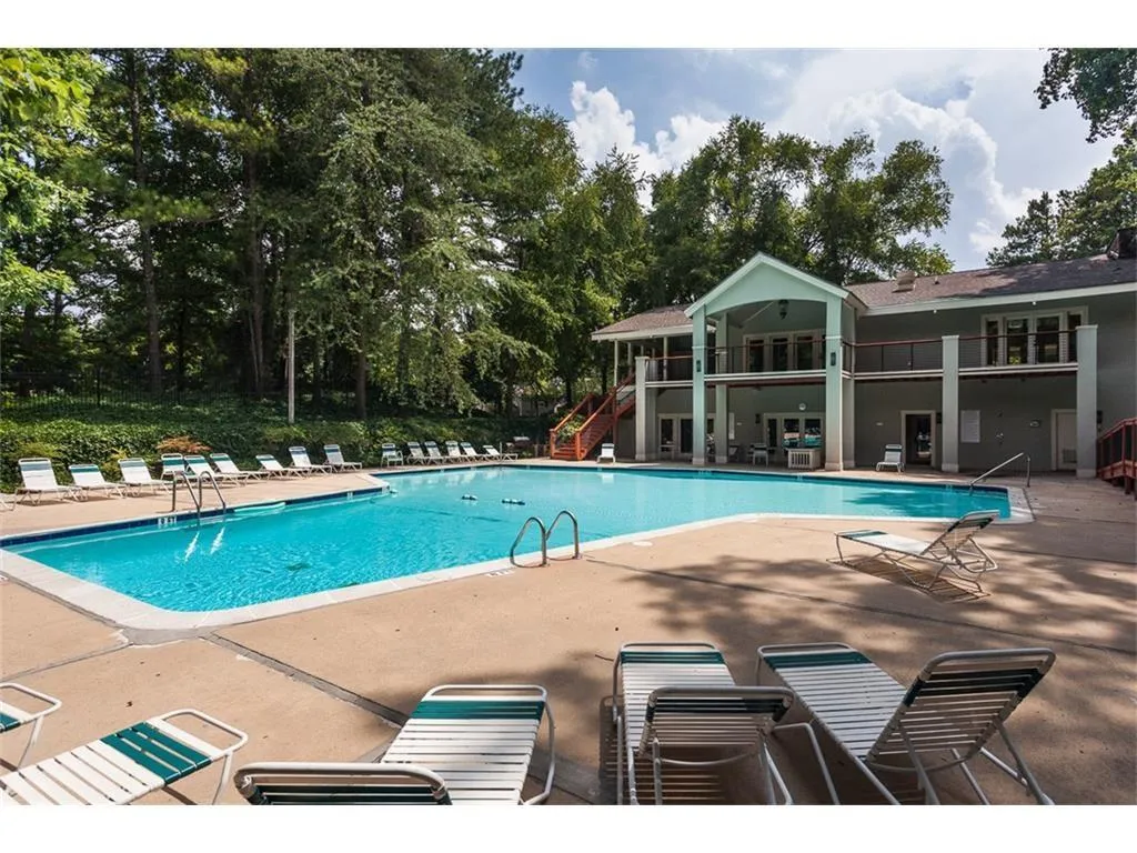 606 Garden Court Unit 606, Sandy Springs, Georgia 30328, 3 Bedrooms Bedrooms, ,2 BathroomsBathrooms,Residential,Sold,606 Garden Court Unit 606,5645265