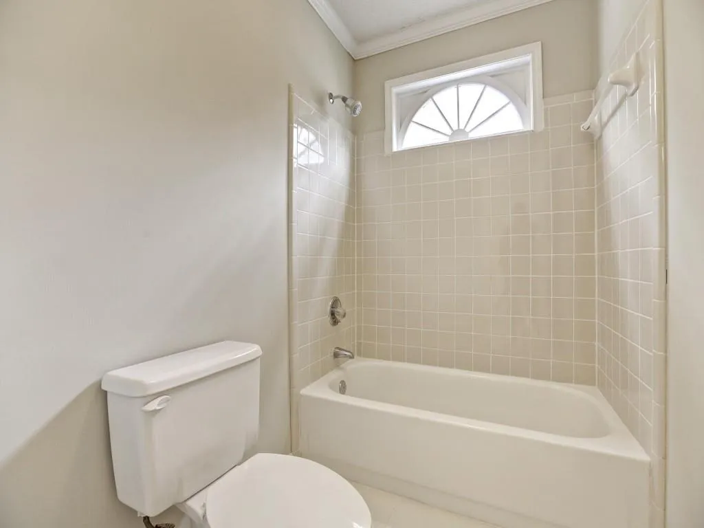 606 Garden Court Unit 606, Sandy Springs, Georgia 30328, 3 Bedrooms Bedrooms, ,2 BathroomsBathrooms,Residential,Sold,606 Garden Court Unit 606,5645265