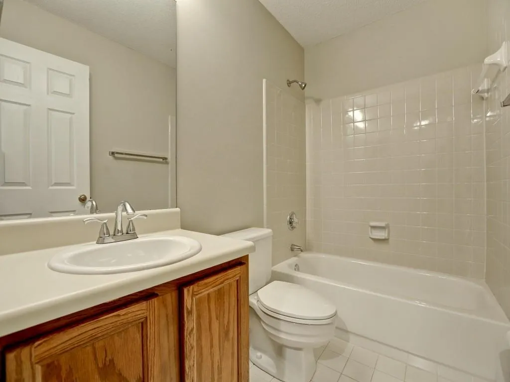 606 Garden Court Unit 606, Sandy Springs, Georgia 30328, 3 Bedrooms Bedrooms, ,2 BathroomsBathrooms,Residential,Sold,606 Garden Court Unit 606,5645265