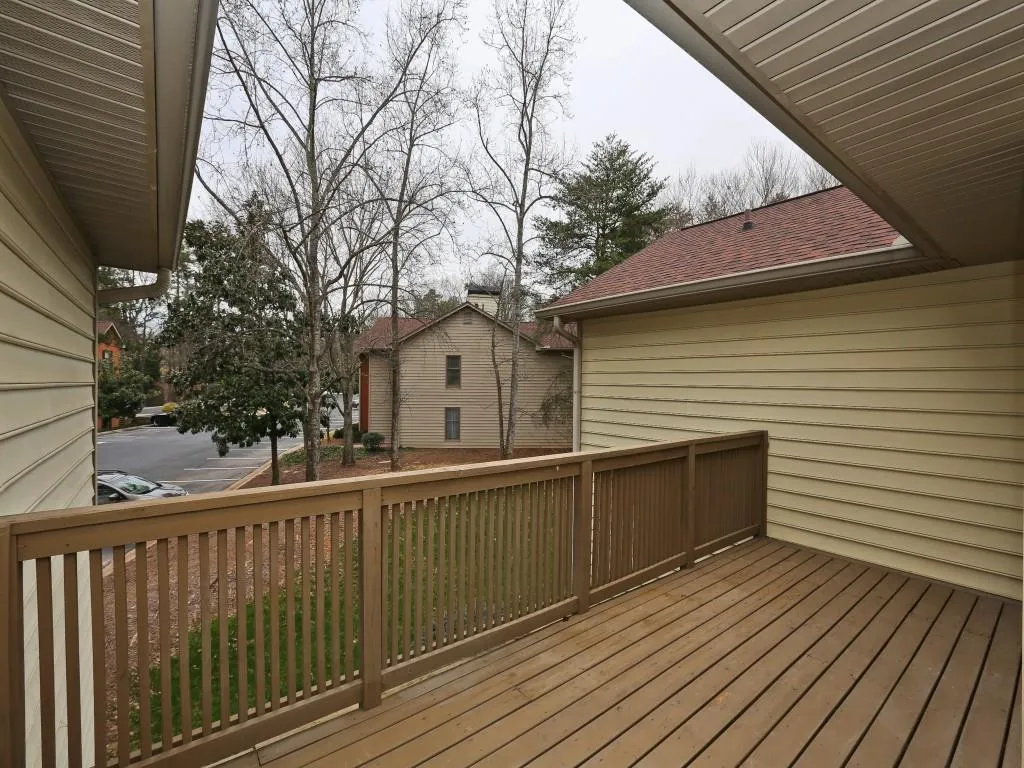 606 Garden Court Unit 606, Sandy Springs, Georgia 30328, 3 Bedrooms Bedrooms, ,2 BathroomsBathrooms,Residential,Sold,606 Garden Court Unit 606,5645265