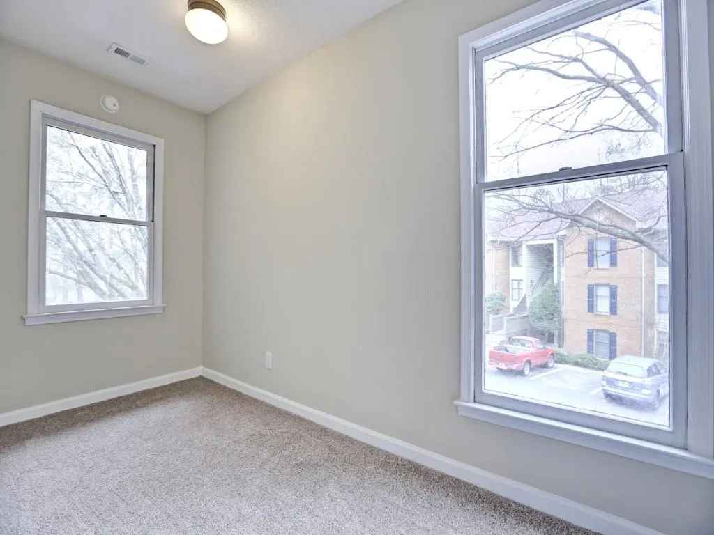 606 Garden Court Unit 606, Sandy Springs, Georgia 30328, 3 Bedrooms Bedrooms, ,2 BathroomsBathrooms,Residential,Sold,606 Garden Court Unit 606,5645265