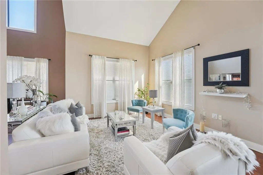 799 Hammond Drive Unit 402, Atlanta, Georgia 30328, 2 Bedrooms Bedrooms, ,2 BathroomsBathrooms,Residential,For Sale,799 Hammond Drive Unit 402,7661504