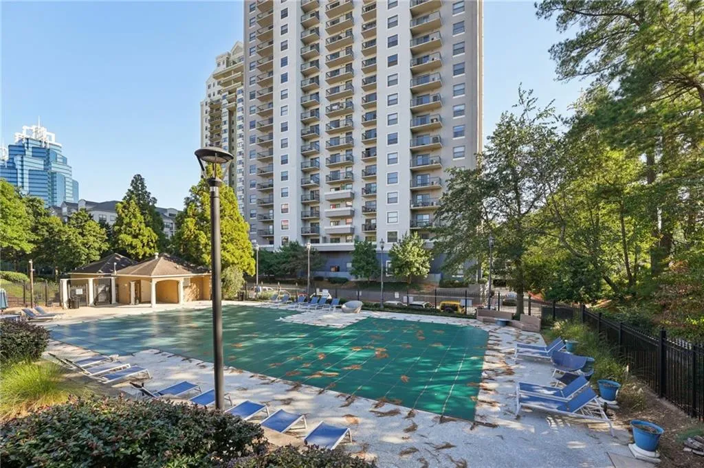 799 Hammond Drive Unit 402, Atlanta, Georgia 30328, 2 Bedrooms Bedrooms, ,2 BathroomsBathrooms,Residential,For Sale,799 Hammond Drive Unit 402,7661504
