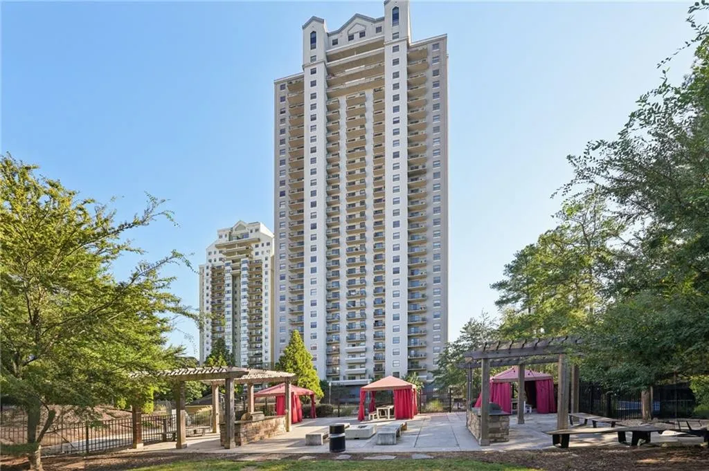 799 Hammond Drive Unit 402, Atlanta, Georgia 30328, 2 Bedrooms Bedrooms, ,2 BathroomsBathrooms,Residential,For Sale,799 Hammond Drive Unit 402,7661504