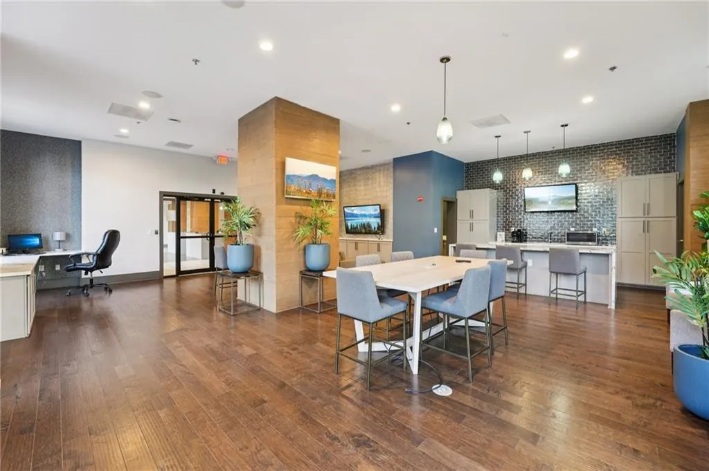 799 Hammond Drive Unit 402, Atlanta, Georgia 30328, 2 Bedrooms Bedrooms, ,2 BathroomsBathrooms,Residential,For Sale,799 Hammond Drive Unit 402,7661504