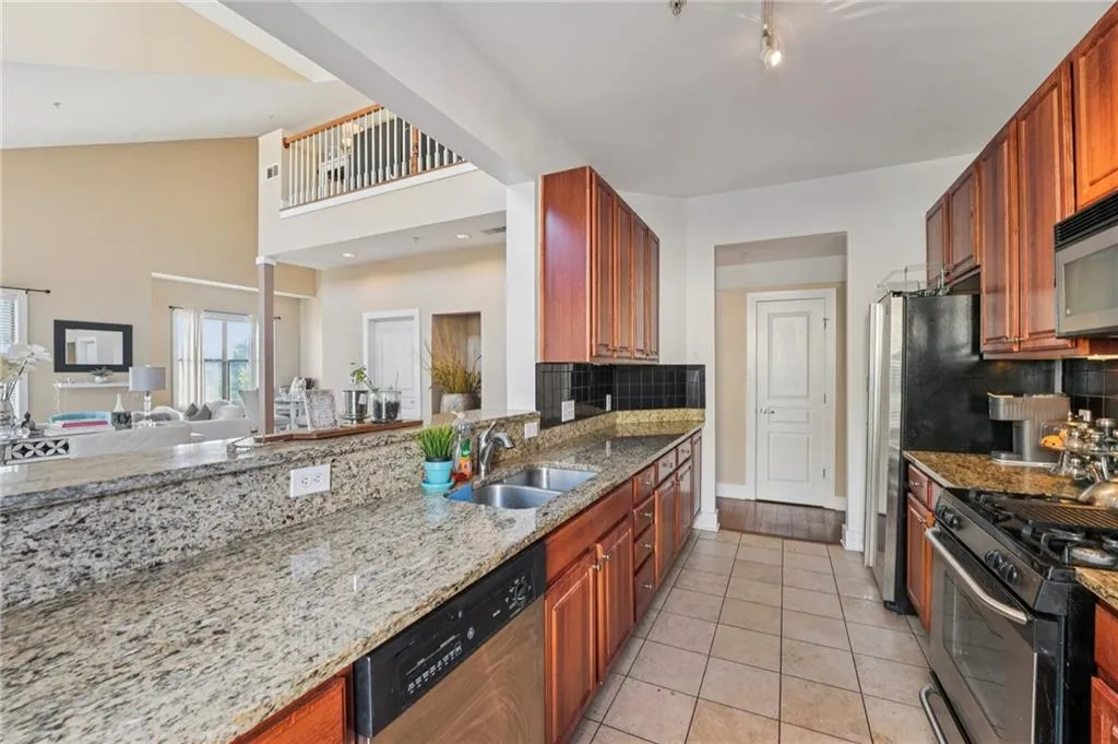799 Hammond Drive Unit 402, Atlanta, Georgia 30328, 2 Bedrooms Bedrooms, ,2 BathroomsBathrooms,Residential,For Sale,799 Hammond Drive Unit 402,7661504