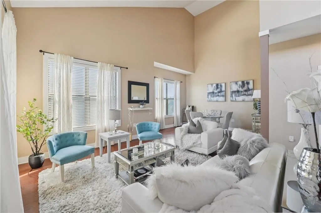 799 Hammond Drive Unit 402, Atlanta, Georgia 30328, 2 Bedrooms Bedrooms, ,2 BathroomsBathrooms,Residential,For Sale,799 Hammond Drive Unit 402,7661504