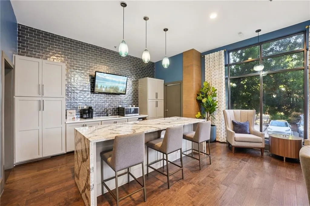 799 Hammond Drive Unit 402, Atlanta, Georgia 30328, 2 Bedrooms Bedrooms, ,2 BathroomsBathrooms,Residential,For Sale,799 Hammond Drive Unit 402,7661504