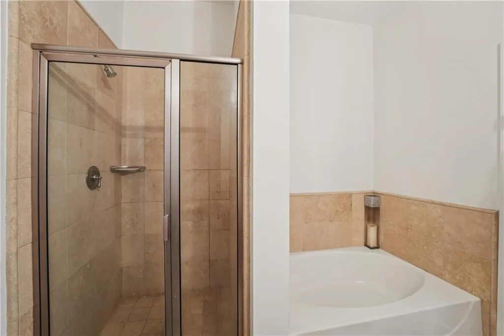 799 Hammond Drive Unit 402, Atlanta, Georgia 30328, 2 Bedrooms Bedrooms, ,2 BathroomsBathrooms,Residential,For Sale,799 Hammond Drive Unit 402,7661504