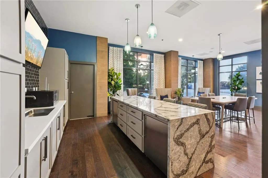 799 Hammond Drive Unit 402, Atlanta, Georgia 30328, 2 Bedrooms Bedrooms, ,2 BathroomsBathrooms,Residential,For Sale,799 Hammond Drive Unit 402,7661504