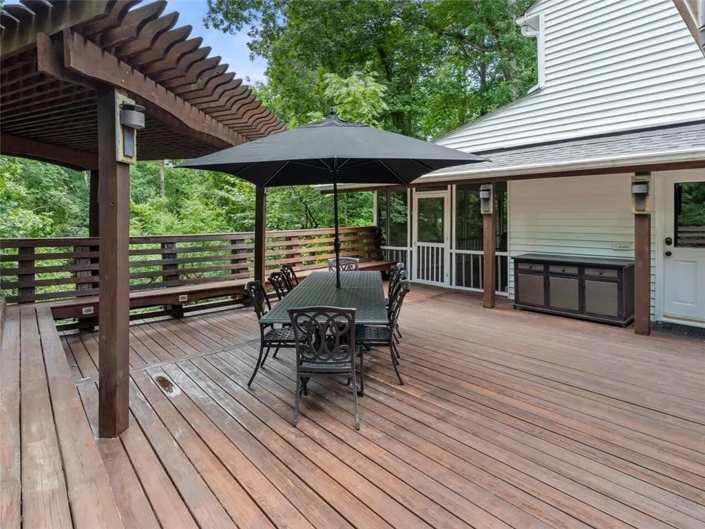 970 Winding Creek Trail, Atlanta, Georgia 30328, 4 Bedrooms Bedrooms, ,2 BathroomsBathrooms,Residential,Sold,970 Winding Creek Trail,6934014