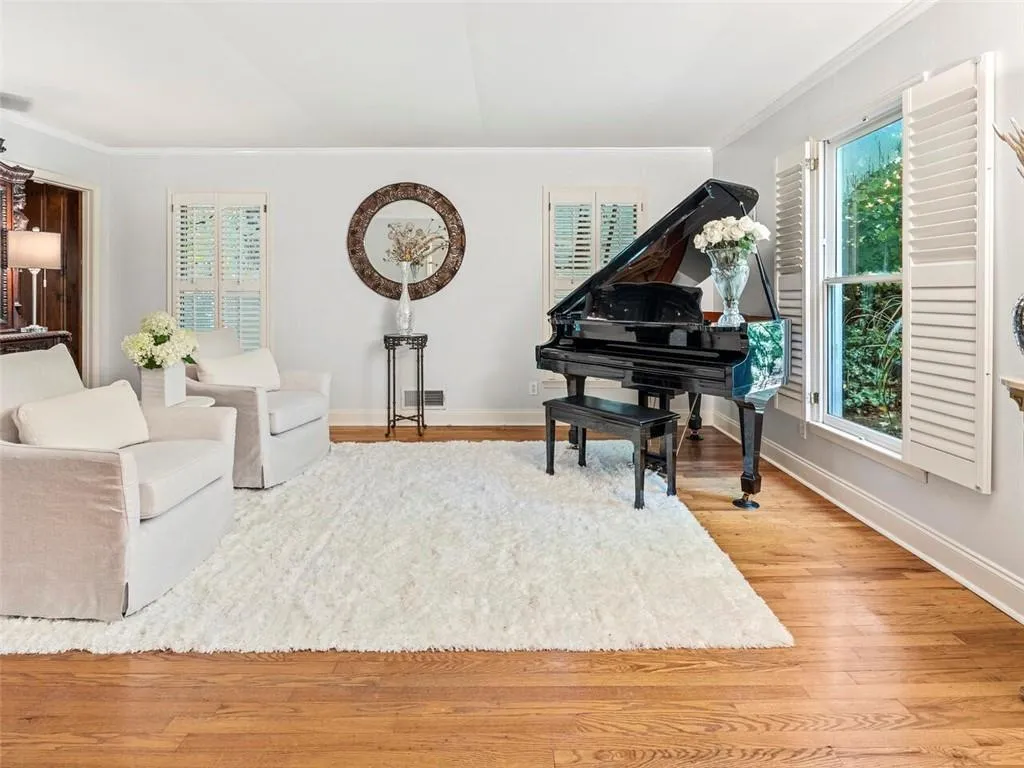 970 Winding Creek Trail, Atlanta, Georgia 30328, 4 Bedrooms Bedrooms, ,2 BathroomsBathrooms,Residential,Sold,970 Winding Creek Trail,6934014