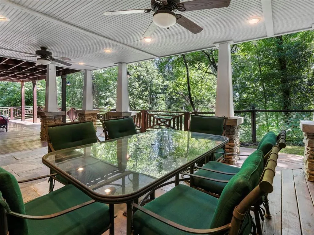 970 Winding Creek Trail, Atlanta, Georgia 30328, 4 Bedrooms Bedrooms, ,2 BathroomsBathrooms,Residential,Sold,970 Winding Creek Trail,6934014