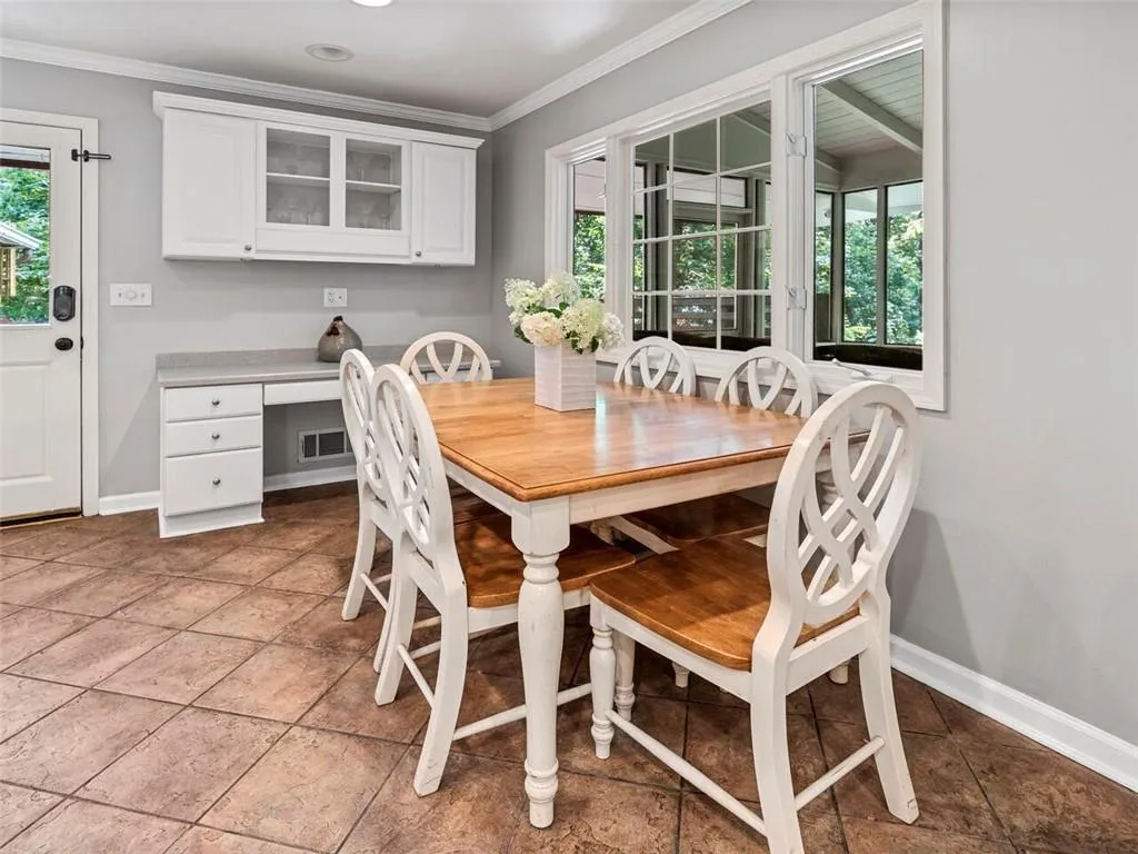 970 Winding Creek Trail, Atlanta, Georgia 30328, 4 Bedrooms Bedrooms, ,2 BathroomsBathrooms,Residential,Sold,970 Winding Creek Trail,6934014