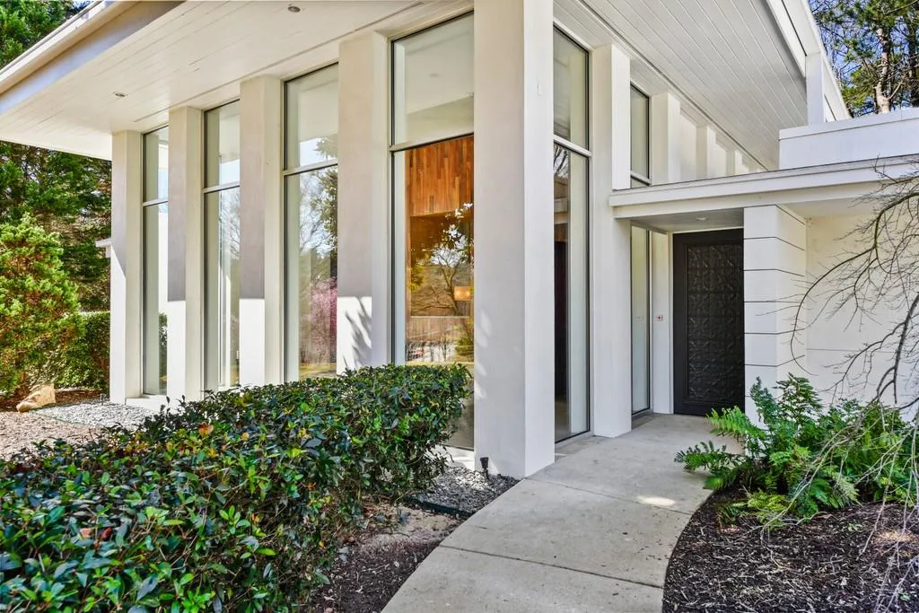 5890 Hilderbrand Drive, Atlanta, Georgia 30328, 4 Bedrooms Bedrooms, ,2 BathroomsBathrooms,Residential,Sold,5890 Hilderbrand Drive,6852553