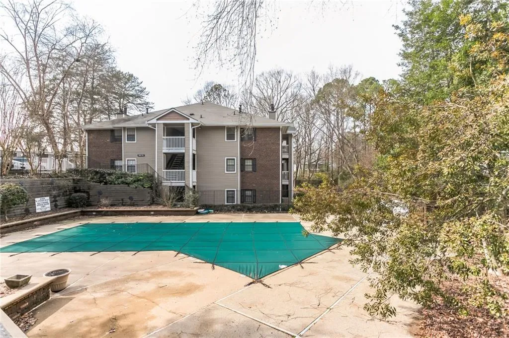 405 Barrington Hills Drive, Sandy Springs, Georgia 30350, 2 Bedrooms Bedrooms, ,2 BathroomsBathrooms,Residential,Sold,405 Barrington Hills Drive,7172312